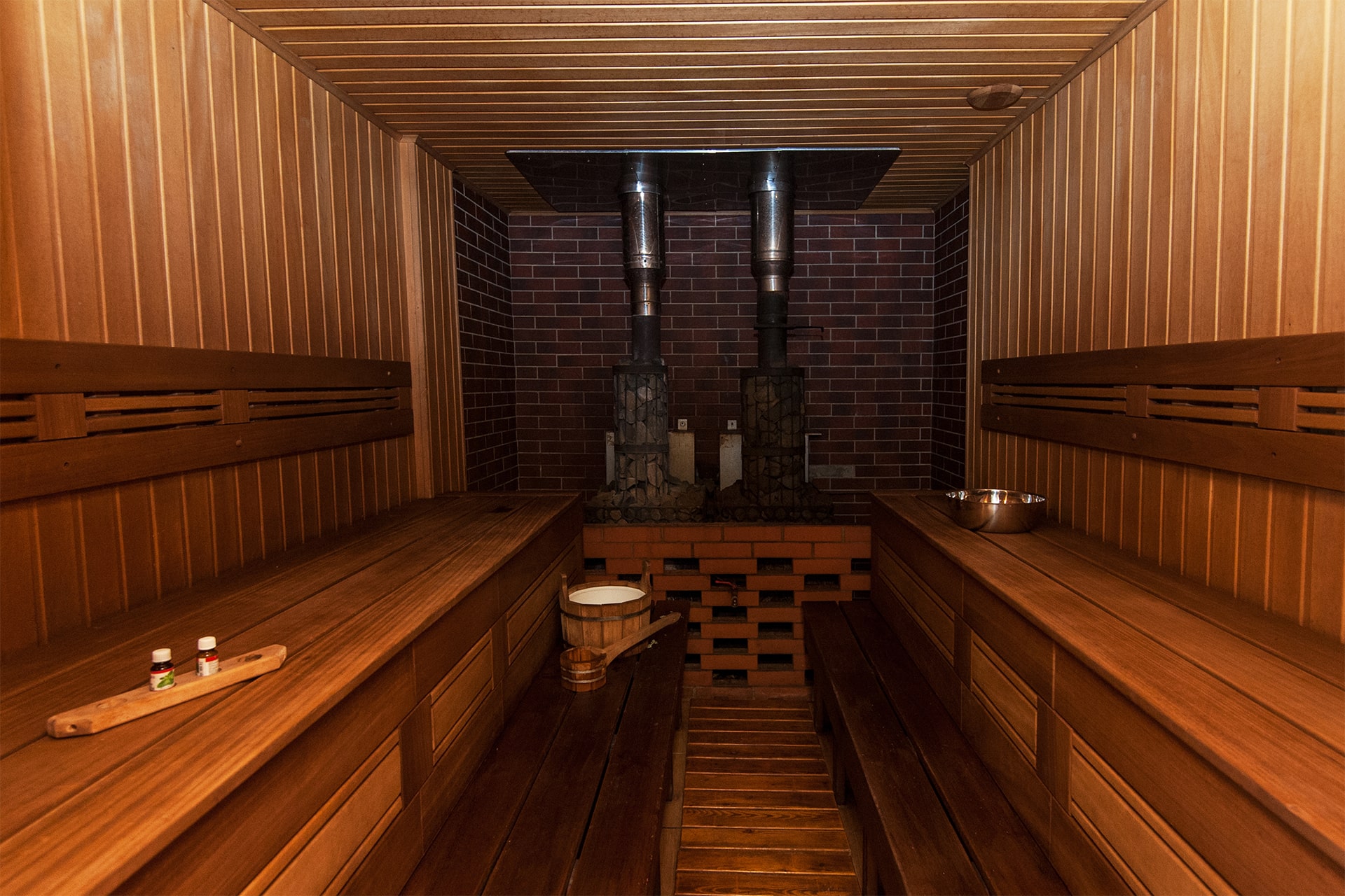 Construction of baths and saunas-min