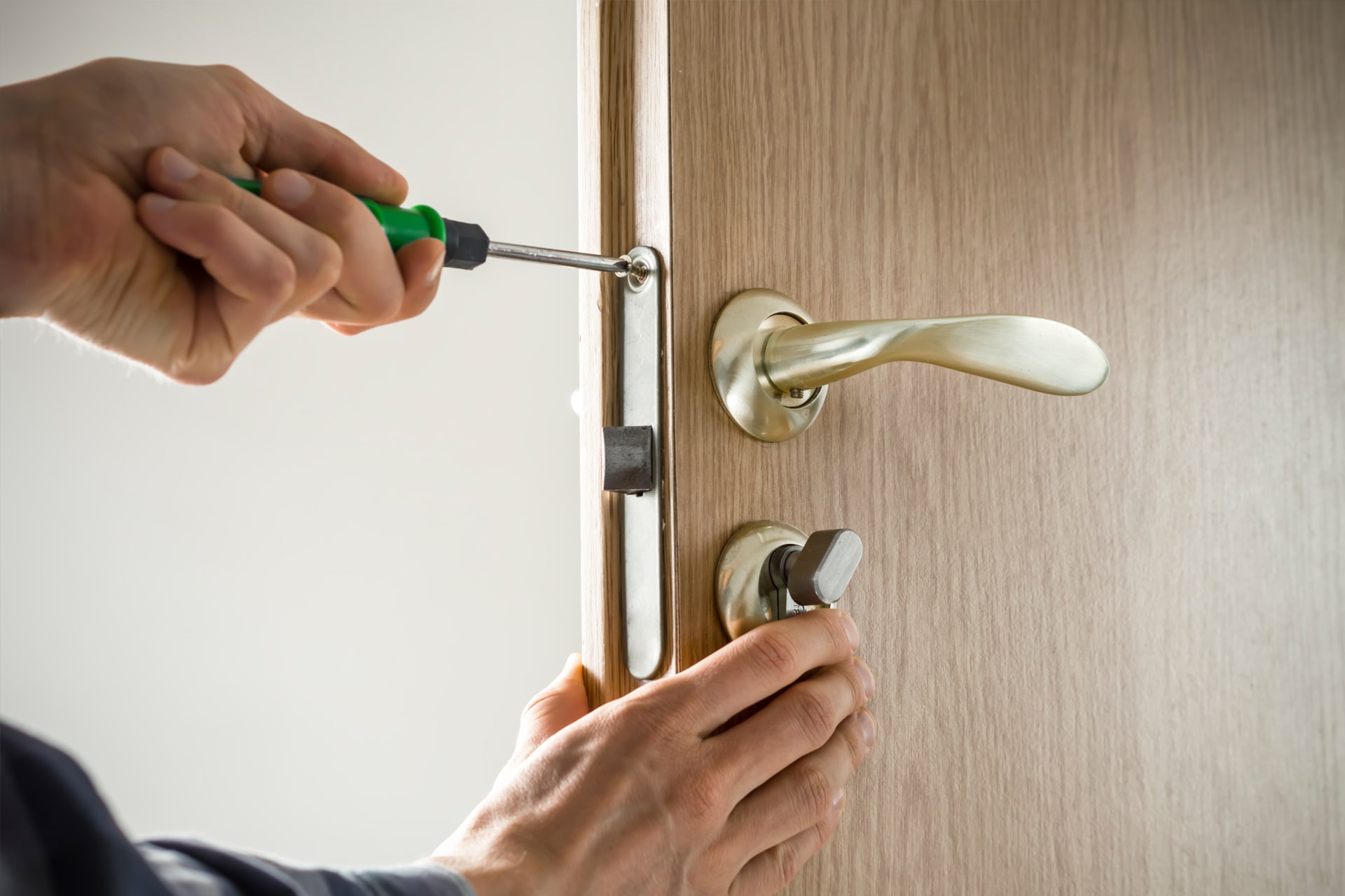 Installation of windows and doors-min